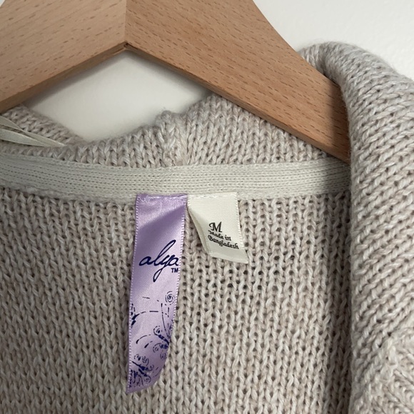 Francesca’s Draped Hooded Vest - Picture 3 of 7